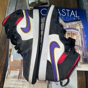 Air Jordan 1 big kids size 2y